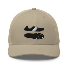 Cargar imagen en el visor de la galería, Gorra SPIKES trucker