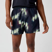 Cargar imagen en el visor de la galería, Dash Short Printed
