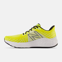 Cargar imagen en el visor de la galería, NEW BALANCE VONGO V5
